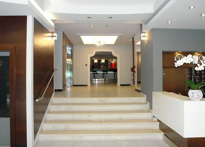 Arion فندق