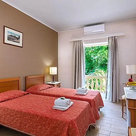 Arion Hotel 3*